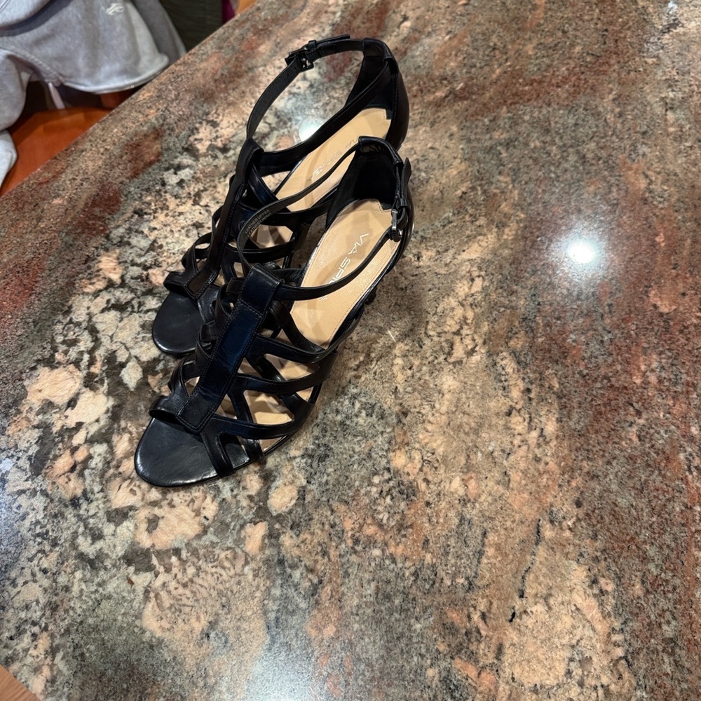 Via Spiga Black Strappy Heels. Open Toe Leather/Italy - Picture 9 of 11